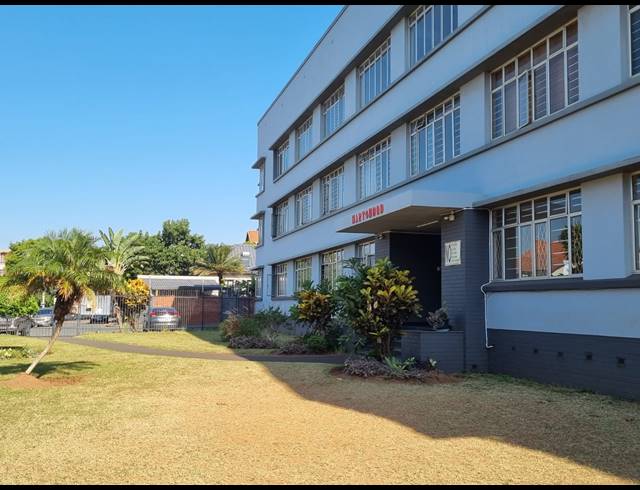 1.5 BEDROOM APARTMENT TO LET IN MORNINGSIDE